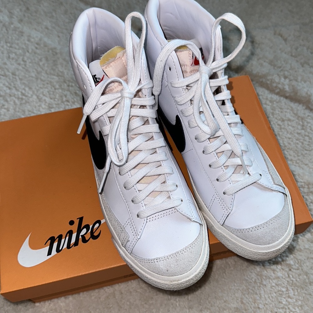 Women’s Nike Blazer Mid ‘77 - Picture 4 of 13